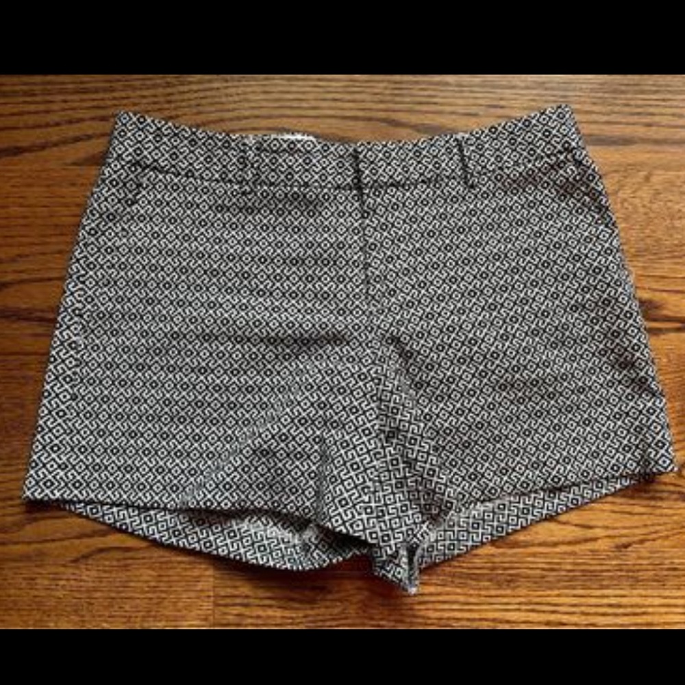 Banana Republic black and white shorts, Women’s 4